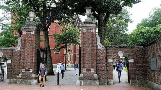 هاروارد و ام آی تی از دولت آمریکا شکایت کردند