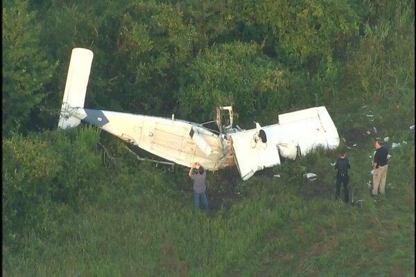سقوط هواپیما در تگزاس آمریکا، یک نفر کشته و 5 تَن زخمی شدند