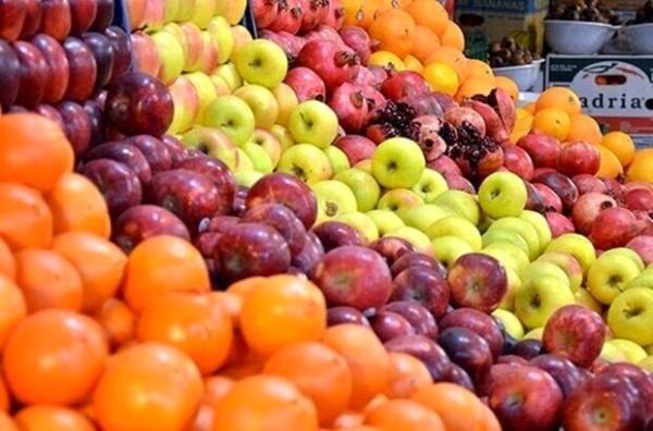 بازارخرید میوه شب یلدای همدانی ها رونق گرفته است